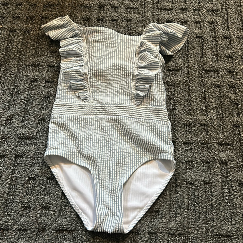 Size 5T/ 6 one peice bather :)